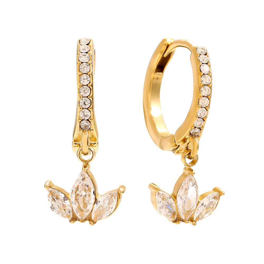Edelstahlohrringe in gold mit Blattanhänger und Zirkon-Steinen, 2,2cm lang.
